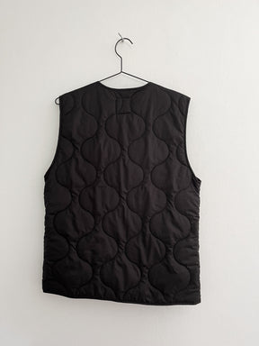 Minimum quilted vest