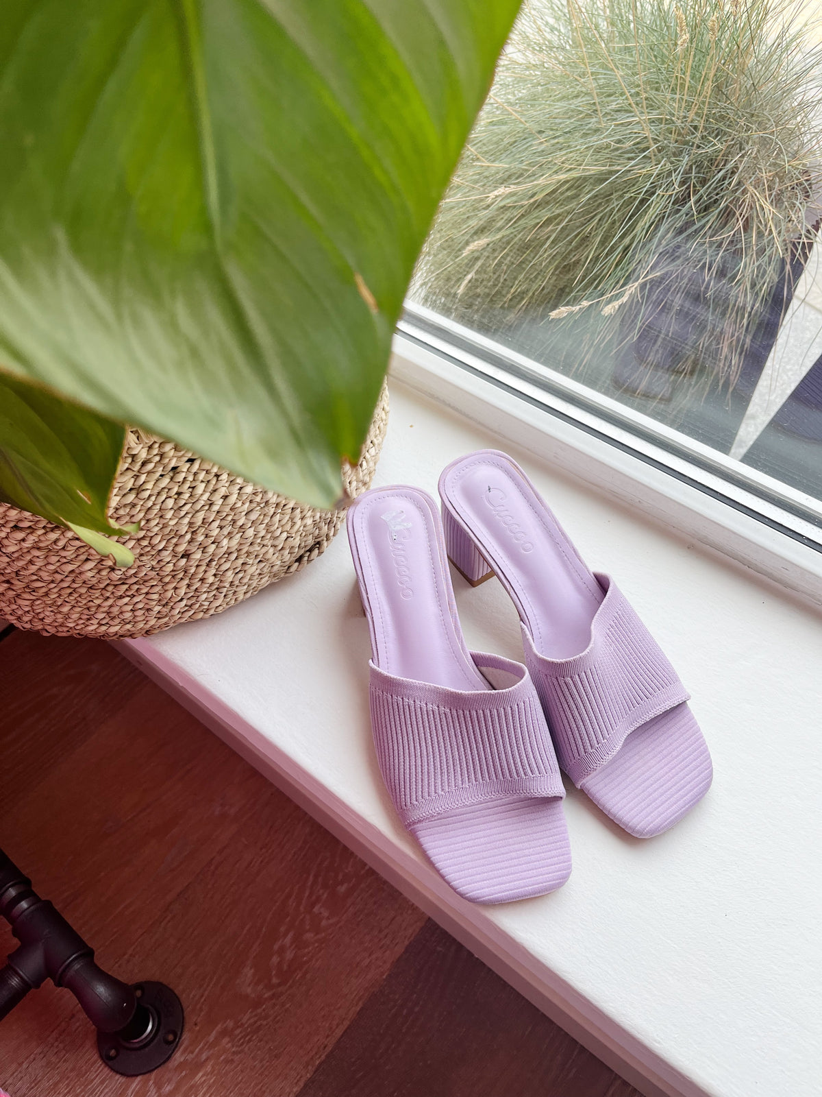 Lilla sandal med hæl