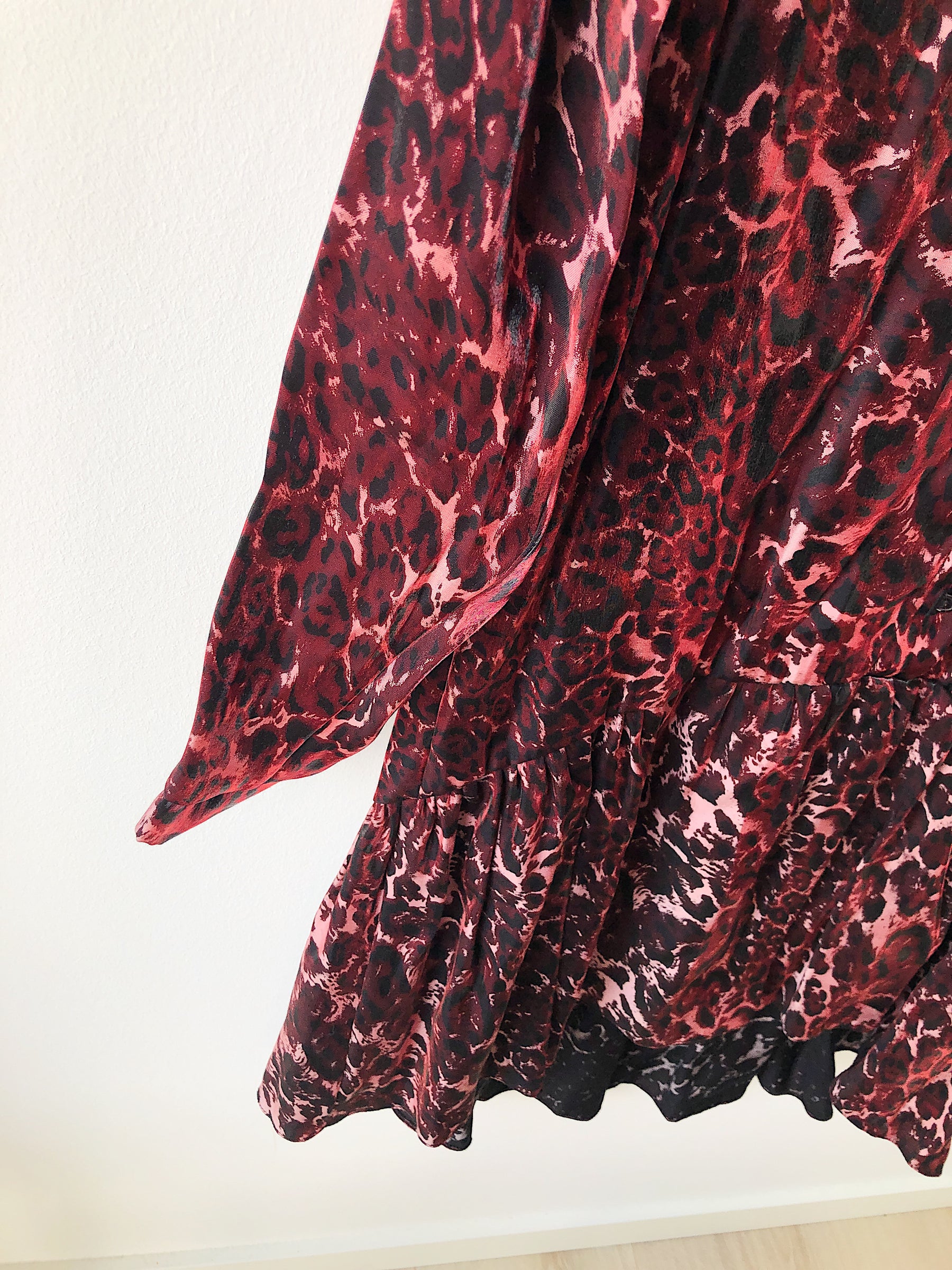 reclaimed vintage kjole med leopard print