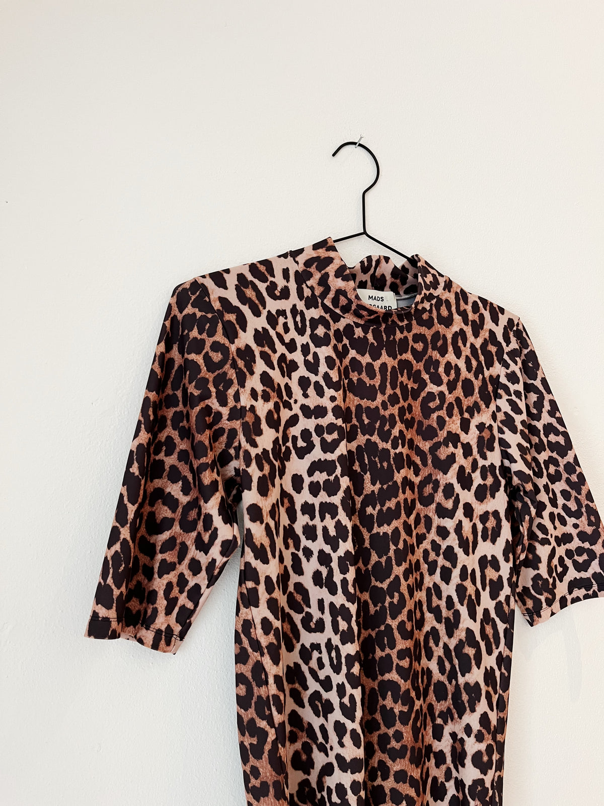 Mads Nørgaard leopard t-shirt