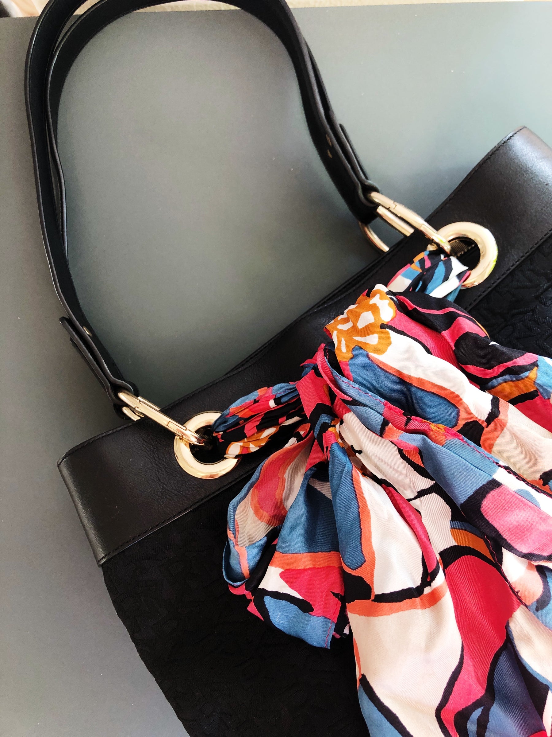 respektfuld Elskede vejviser DKNY taske / Luksussecondhand - Shop til mænd & kvinder