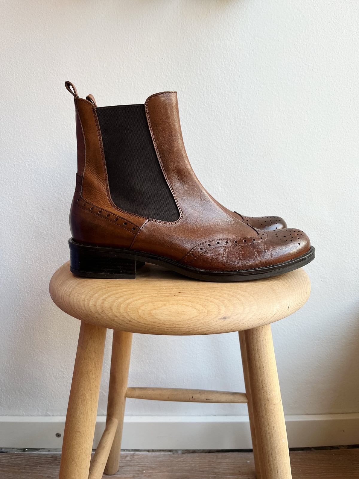 Brune chelsea boots